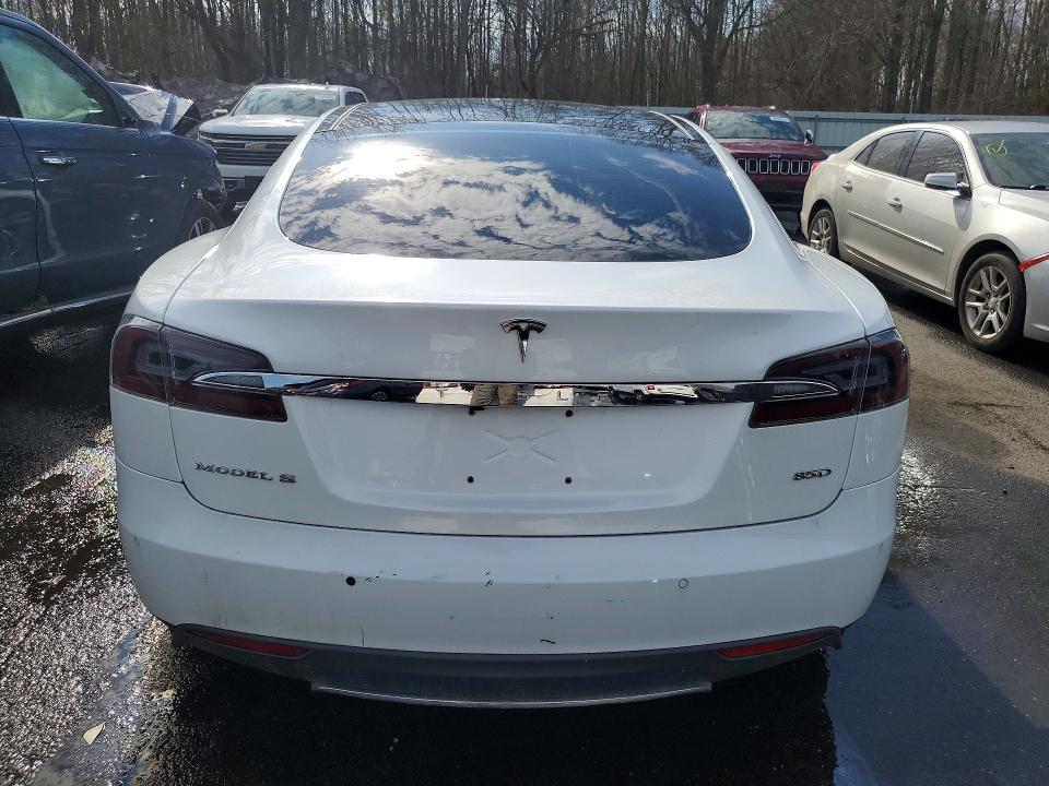 45873926 :رقم المزاد ، 5YJSA1H22FF095883 vin ، 2015 Tesla Model S مزاد بيع