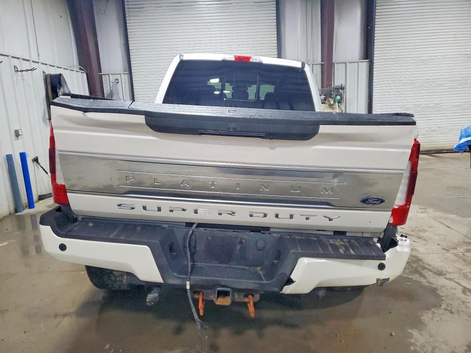 46373816 :رقم المزاد ، 1FT8W3BT6JEB63931 vin ، 2018 Ford F350 مزاد بيع