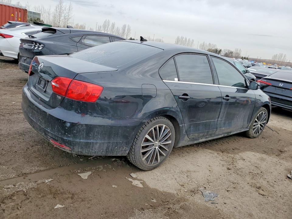 46717526 :رقم المزاد ، 3VWL07AJXEM336415 vin ، 2014 Volkswagen Jetta Sel مزاد بيع