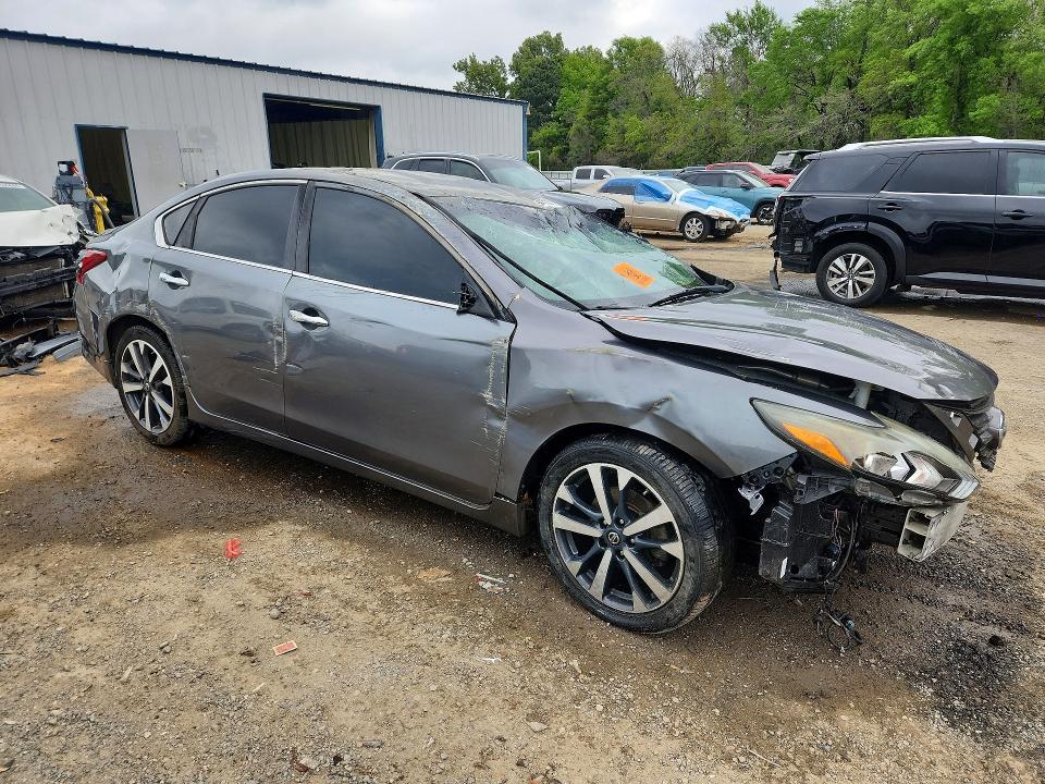 47594566 :رقم المزاد ، 1N4AL3AP7HN358435 vin ، 2017 Nissan Altima مزاد بيع