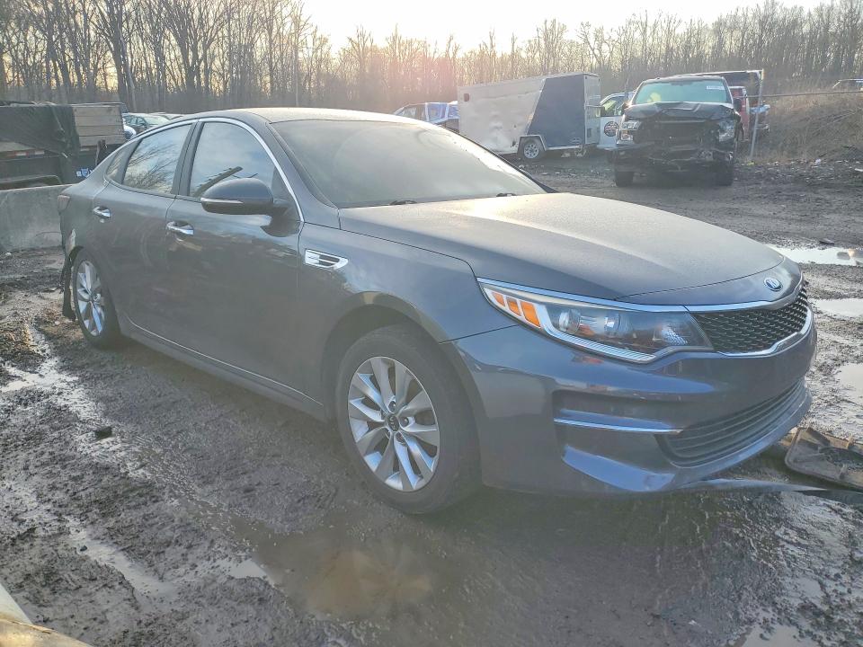 Продаж на аукціоні авто 2017 Kia Optima, vin: 5XXGT4L32HG122582, номер лоту: 41719326