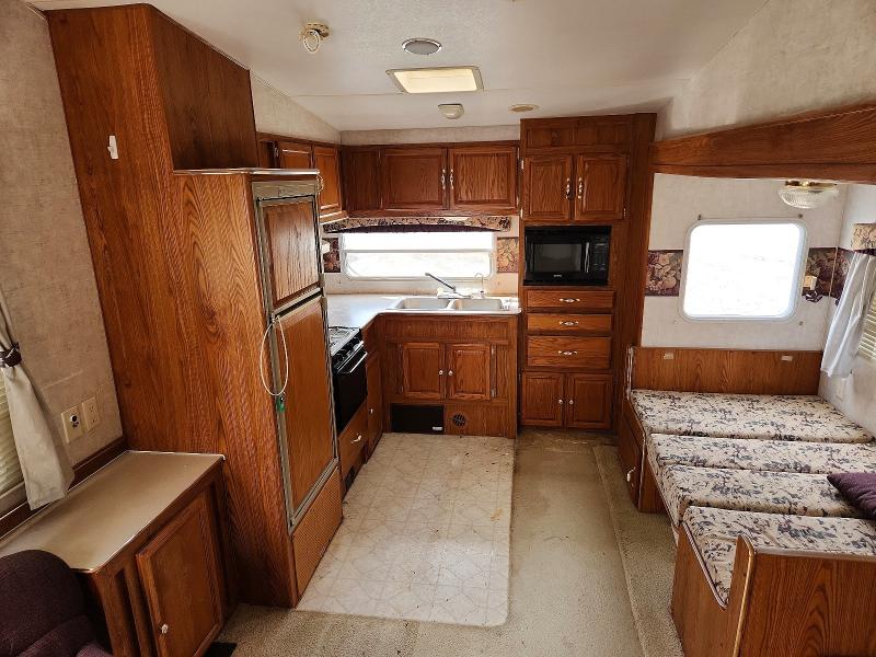 79970995 :رقم المزاد ، 1EF5S2925Y4083359 vin ، 2000 Fleetwood Mallard مزاد بيع