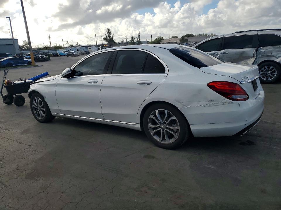 42037056 :رقم المزاد ، 55SWF4JB9GU121569 vin ، 2016 Mercedes-benz C مزاد بيع