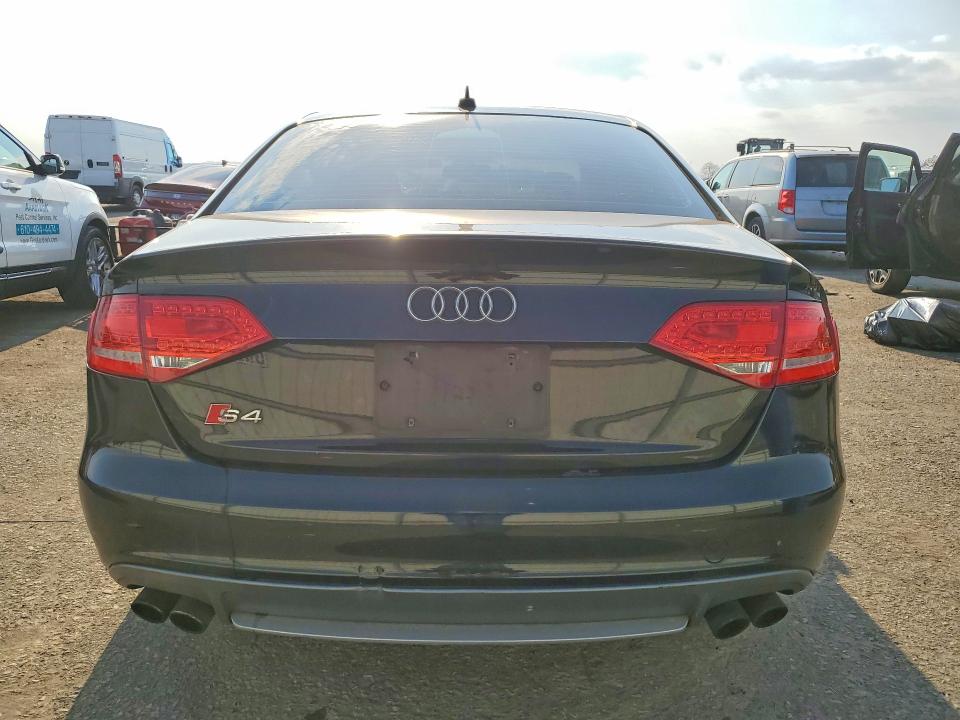 46458306 :رقم المزاد ، WAUKGBFL0AA070687 vin ، 2010 Audi S4 مزاد بيع