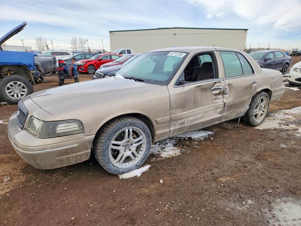 2004 Ford Crown Victoria მანქანა იყიდება აუქციონზე, vin: 2FAFP74W44X181727, აუქციონის ნომერი: 46712256