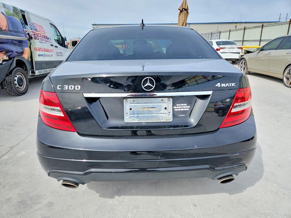 2012 Mercedes-benz C მანქანა იყიდება აუქციონზე, vin: WDDGF8BB9CR227221, აუქციონის ნომერი: 45977416