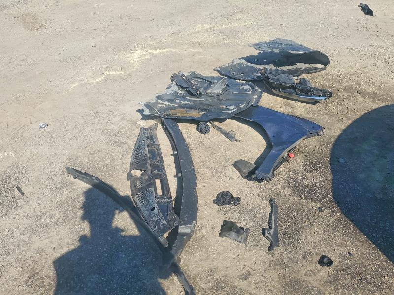 46679606 :رقم المزاد ، 4T1B11HK1JU627409 vin ، 2018 Toyota Camry مزاد بيع