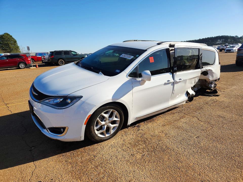Продажа на аукционе авто 2017 Chrysler Pacifica, vin: 2C4RC1BG5HR816220, номер лота: 45925556