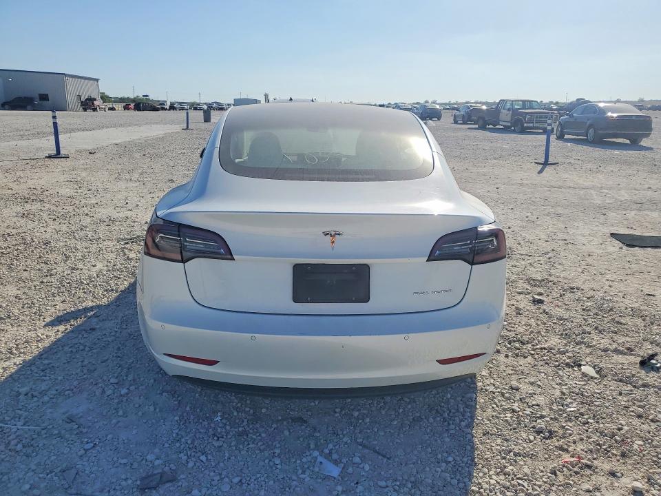 2022 Tesla Model 3 მანქანა იყიდება აუქციონზე, vin: 5YJ3E1EB8NF110687, აუქციონის ნომერი: 47245806