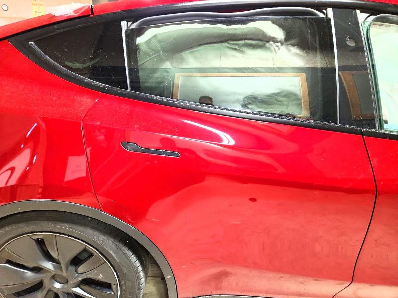 46142376 :رقم المزاد ، 7SAYGAEE3SF306075 vin ، 2025 Tesla Model Y مزاد بيع