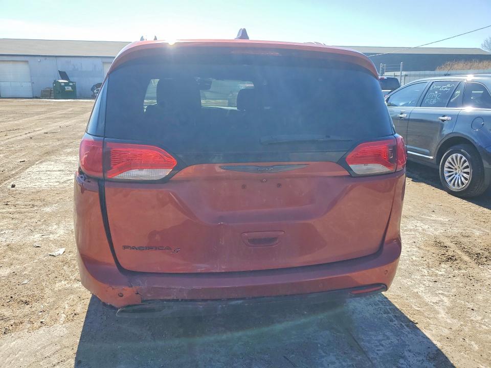 Продажа на аукционе авто 2018 Chrysler Pacifica, vin: 2C4RC1EGXJR333825, номер лота: 41778116