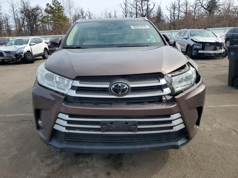 Продажа на аукционе авто 2018 Toyota Highlander, vin: 5TDJZRFH1JS902201, номер лота: 78231915