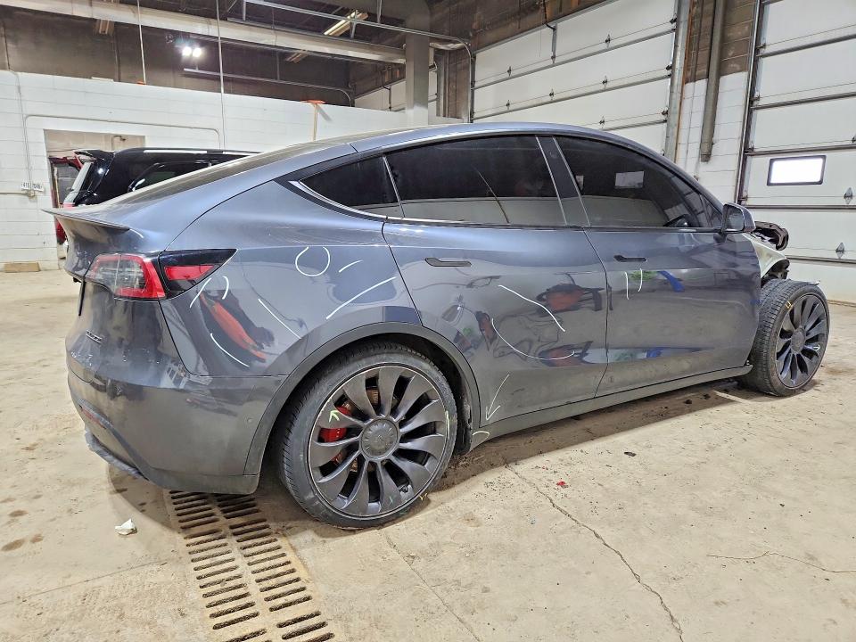 77600375 :رقم المزاد ، 7SAYGDEF5NF465338 vin ، 2022 Tesla Model Y مزاد بيع