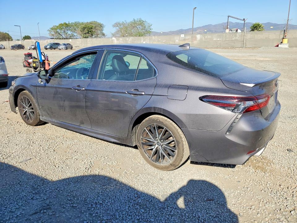 46713456 :رقم المزاد ، 4T1T11AK1NU709306 vin ، 2022 Toyota Camry مزاد بيع