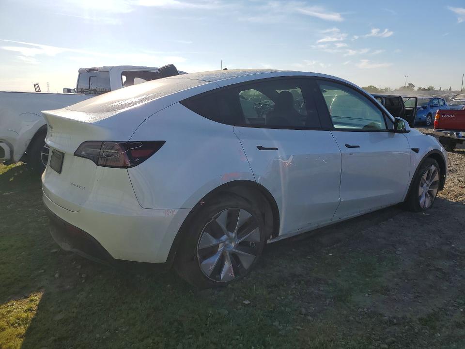 Продажа на аукционе авто 2023 Tesla Model Y, vin: 7SAYGDEEXPF685178, номер лота: 46210286