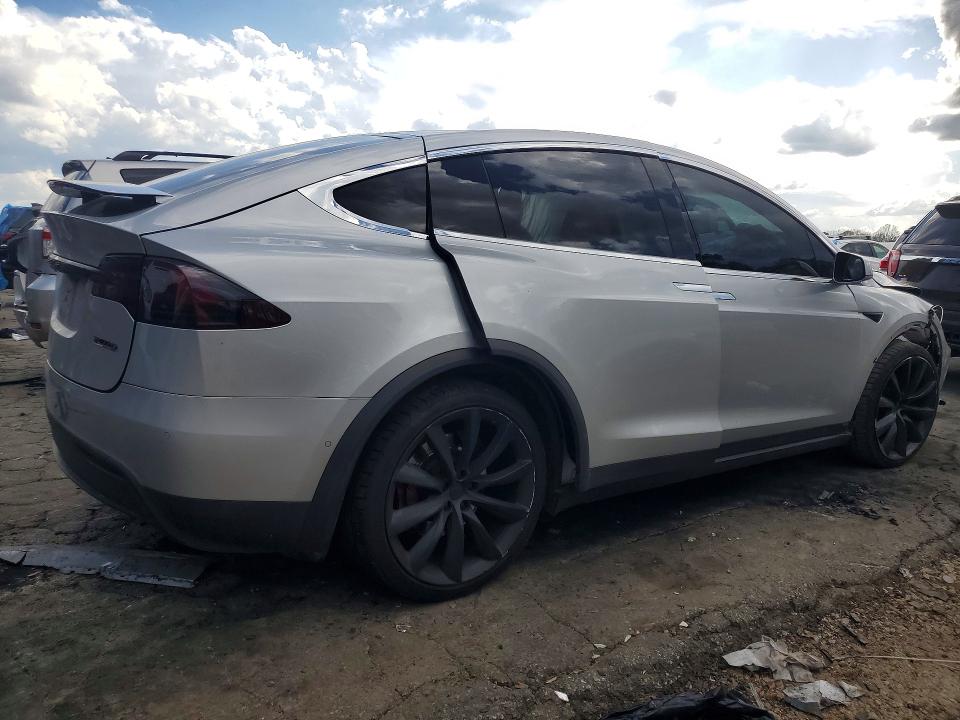 2018 Tesla Model X მანქანა იყიდება აუქციონზე, vin: 5YJXCBE43JF127275, აუქციონის ნომერი: 79839895