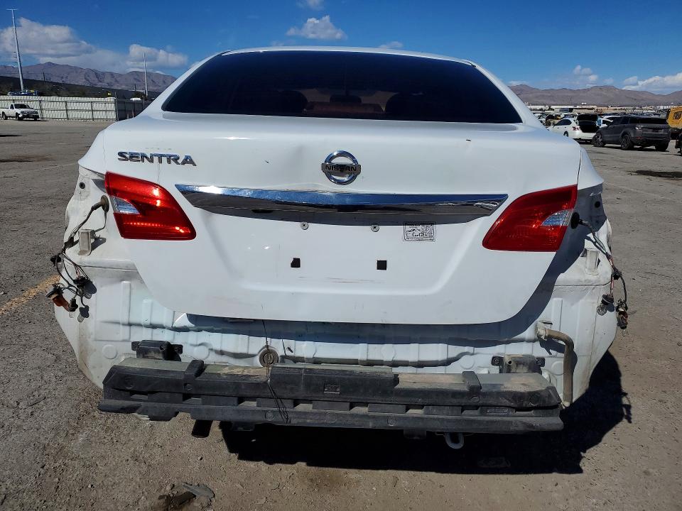 Продаж на аукціоні авто 2018 Nissan Sentra, vin: 3N1AB7AP0JY256572, номер лоту: 79126365