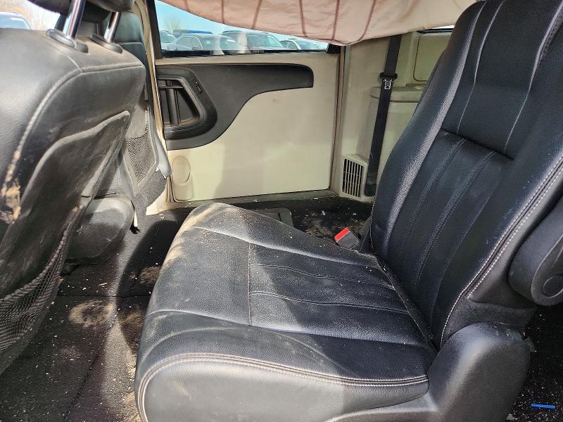 79527575 :رقم المزاد ، 2C4RC1BG5GR113974 vin ، 2016 Chrysler Town & Country مزاد بيع