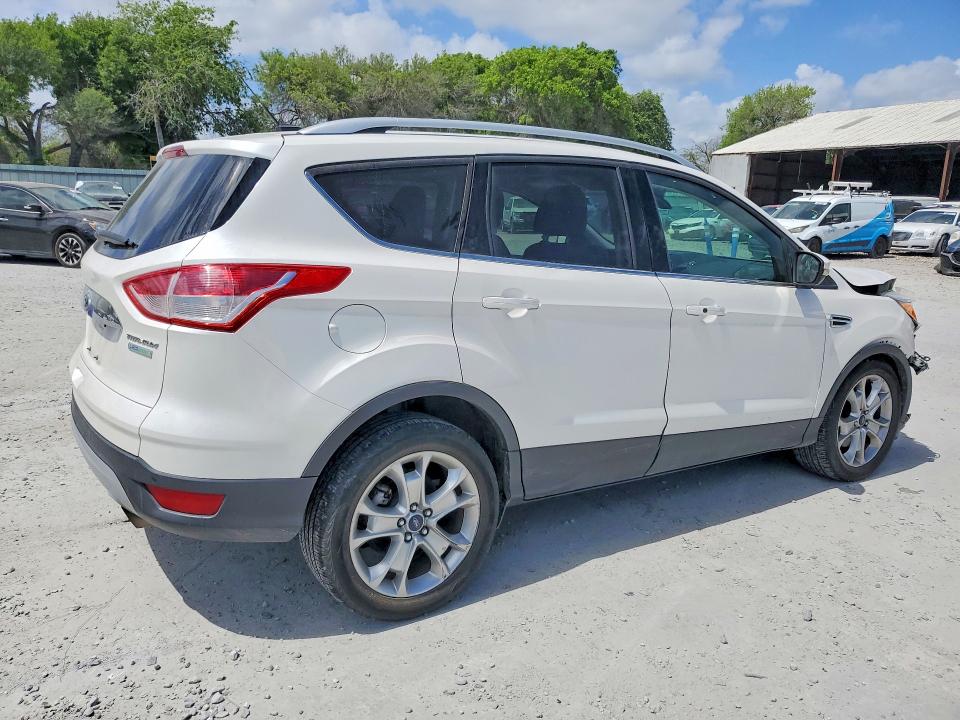 47639266 :رقم المزاد ، 1FMCU0J9XFUC61499 vin ، 2015 Ford Escape مزاد بيع