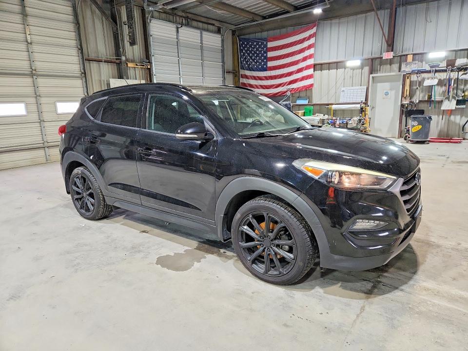 48006066 :رقم المزاد ، KM8J3CA28HU435782 vin ، 2017 Hyundai Tucson مزاد بيع