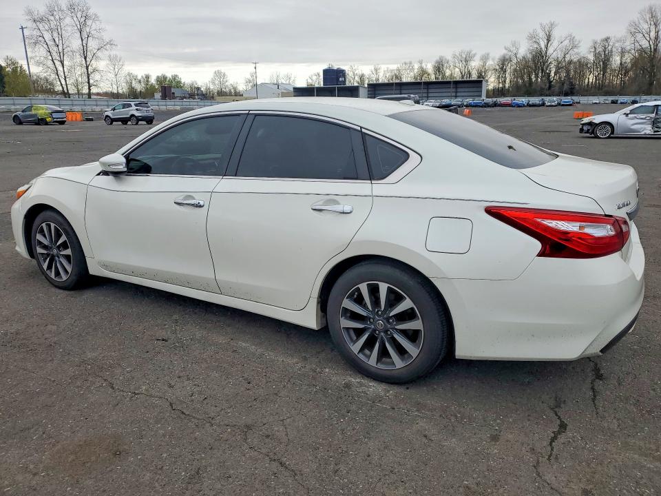Продажа на аукционе авто 2017 Nissan Altima, vin: 1N4AL3AP2HC223228, номер лота: 48228186