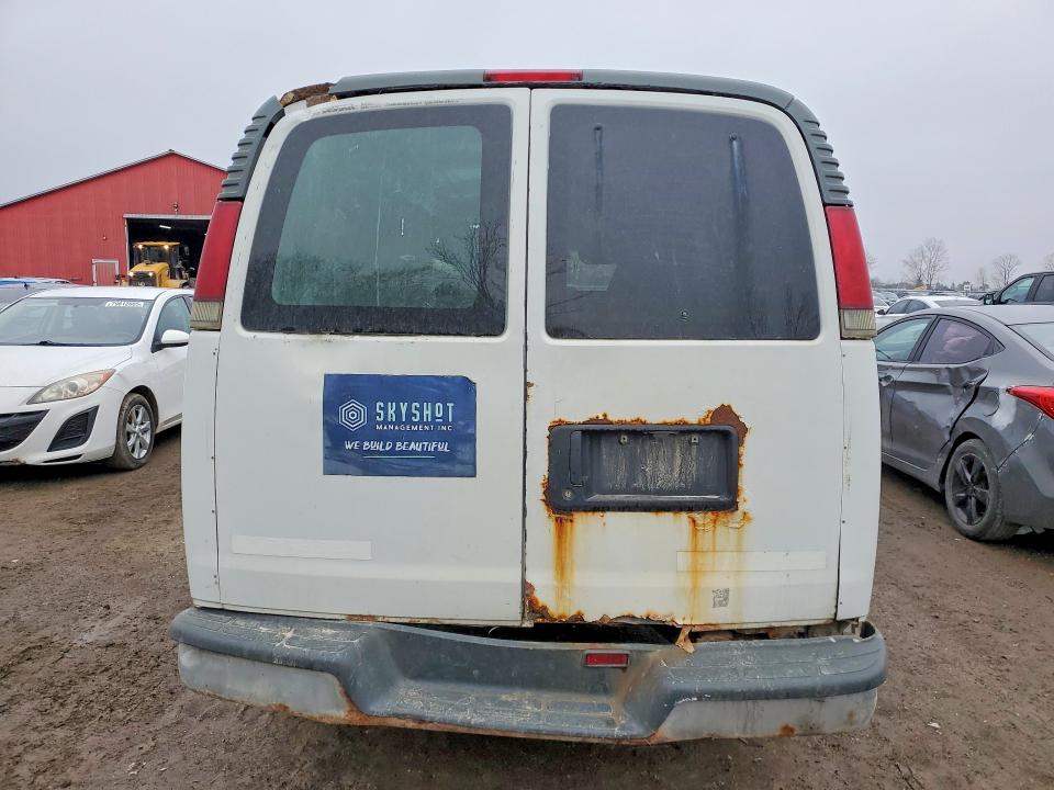 45620636 :رقم المزاد ، 1GCFG25MX11157379 vin ، 2001 Chev Express G2500 مزاد بيع