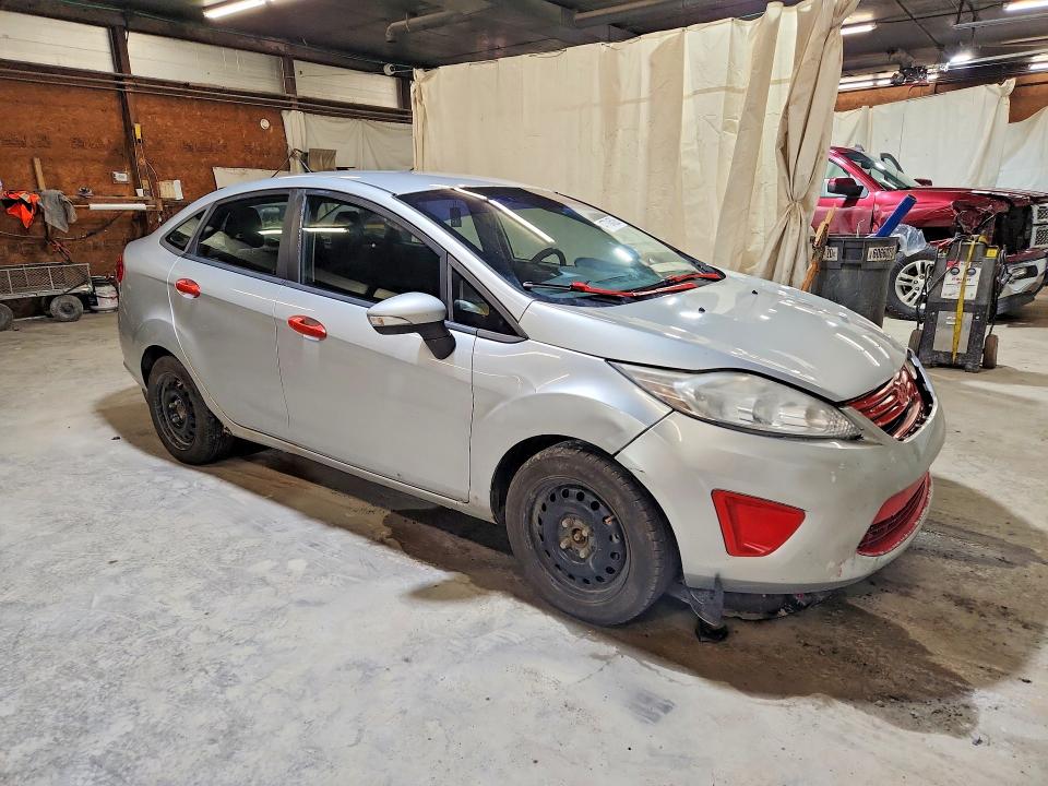 2013 Ford Fiesta მანქანა იყიდება აუქციონზე, vin: 3FADP4BJ8DM207383, აუქციონის ნომერი: 47724526