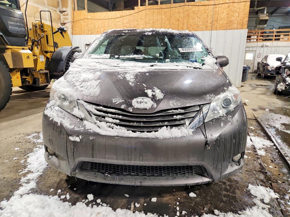 2014 Toyota Sienna მანქანა იყიდება აუქციონზე, vin: 5TDDK3DC6ES092270, აუქციონის ნომერი: 45592206