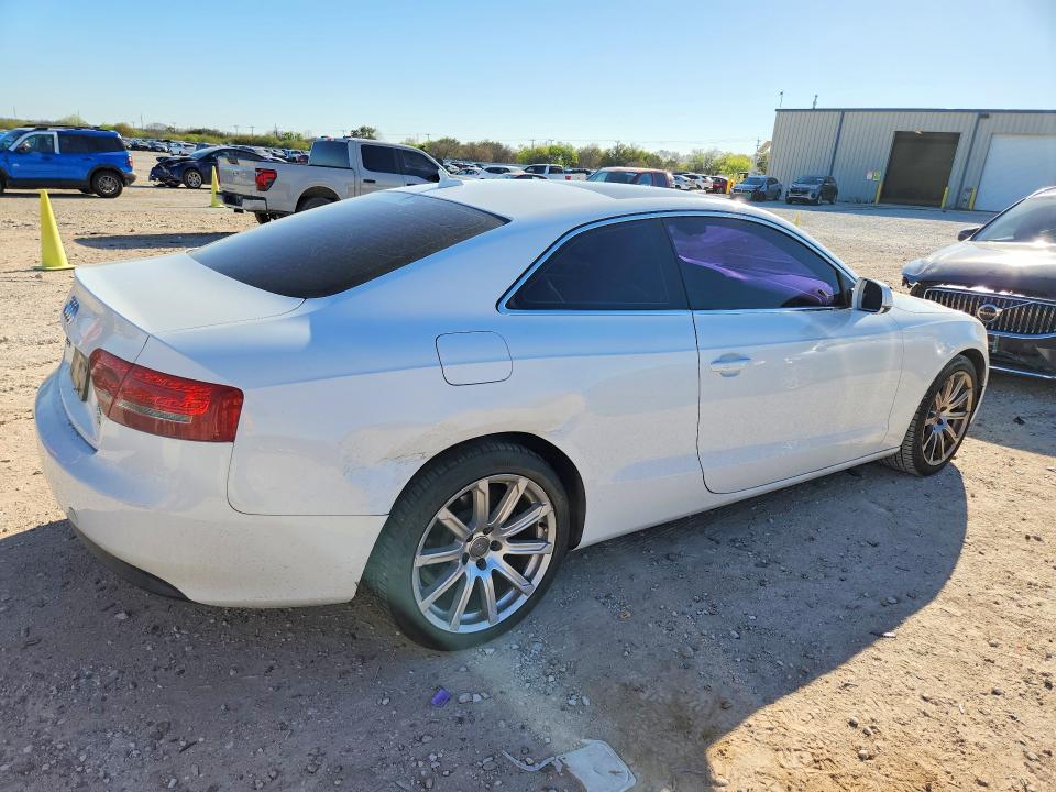 Продажа на аукционе авто 2011 Audi A5, vin: WAURFAFR0BA086017, номер лота: 46022666