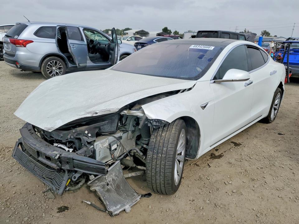 2018 Tesla Model S მანქანა იყიდება აუქციონზე, vin: 5YJSA1E20JF247866, აუქციონის ნომერი: 48342666