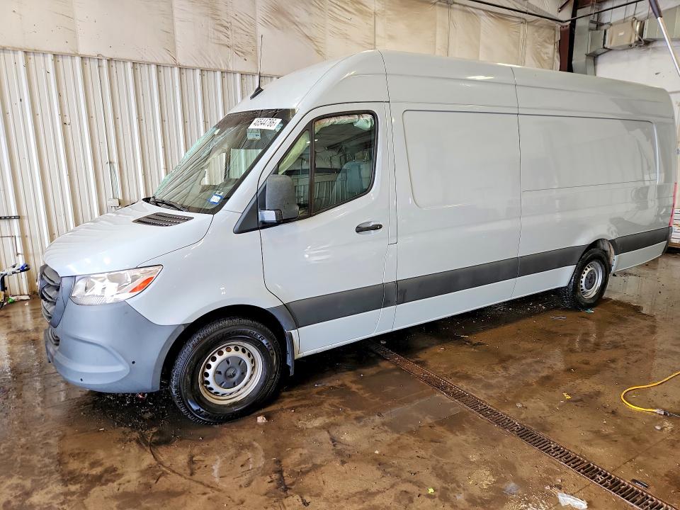 46544786 :رقم المزاد ، W1Y4EDHY9MT075932 vin ، 2021 Mercedes-benz Sprinter مزاد بيع