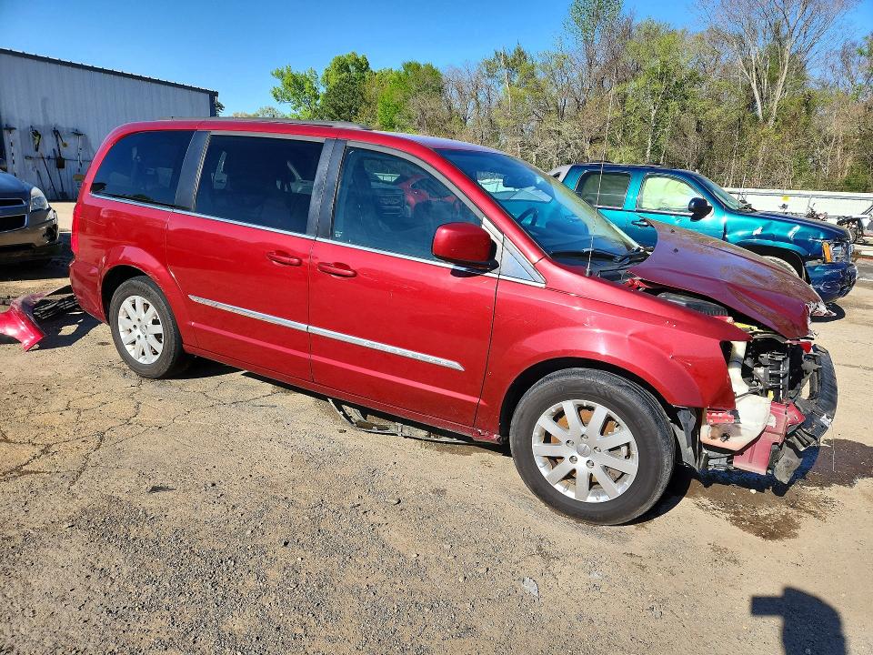 45822036 :رقم المزاد ، 2C4RC1BG6FR645331 vin ، 2015 Chrysler Town & Country مزاد بيع