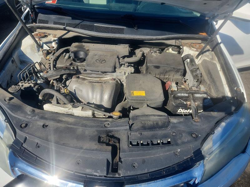 45729536 :رقم المزاد ، 4T1BF1FK4FU926792 vin ، 2015 Toyota Camry مزاد بيع