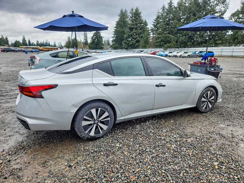 47223106 :رقم المزاد ، 1N4BL4DV1MN362365 vin ، 2021 Nissan Altima مزاد بيع