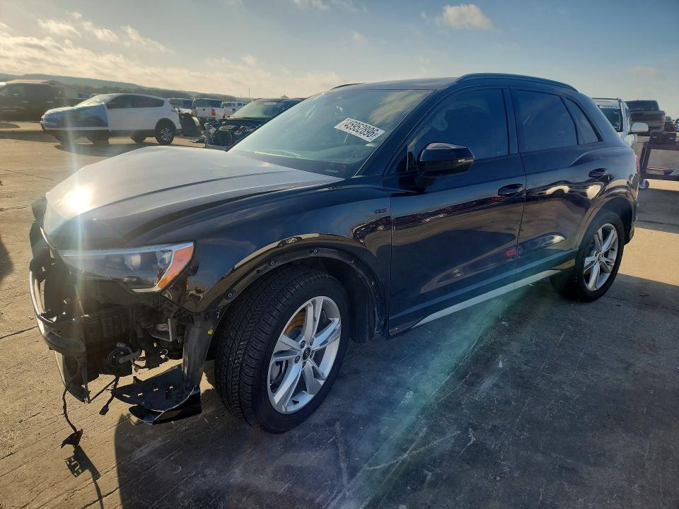 45952896 :رقم المزاد ، WA1DECF33M1054313 vin ، 2021 Audi Q3 مزاد بيع