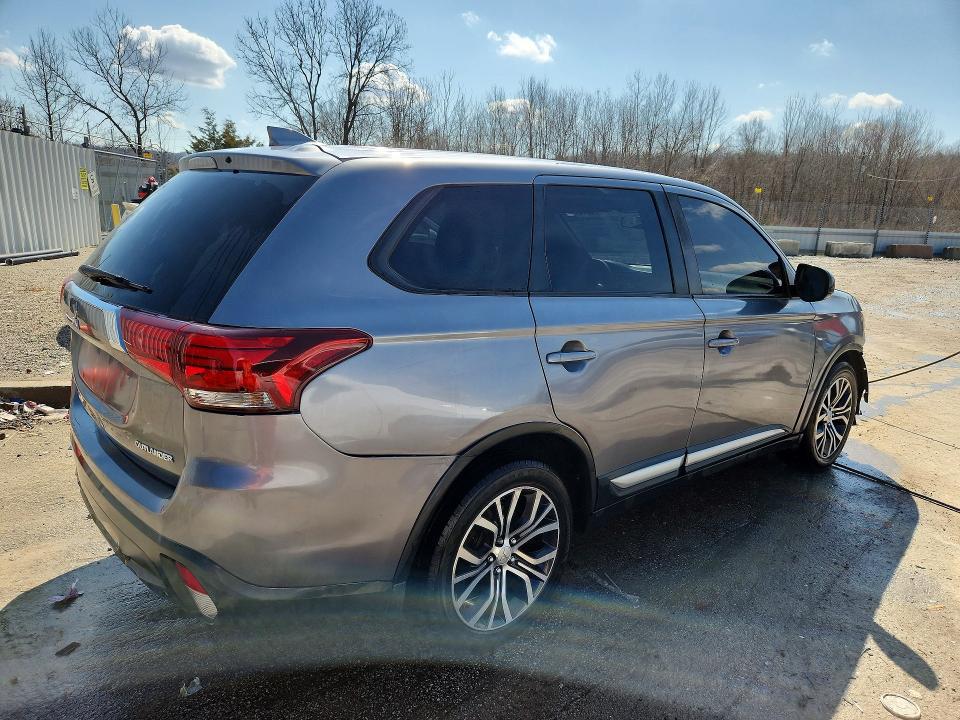 2018 Mitsubishi Outlander მანქანა იყიდება აუქციონზე, vin: JA4AD2A31JJ000396, აუქციონის ნომერი: 41835816