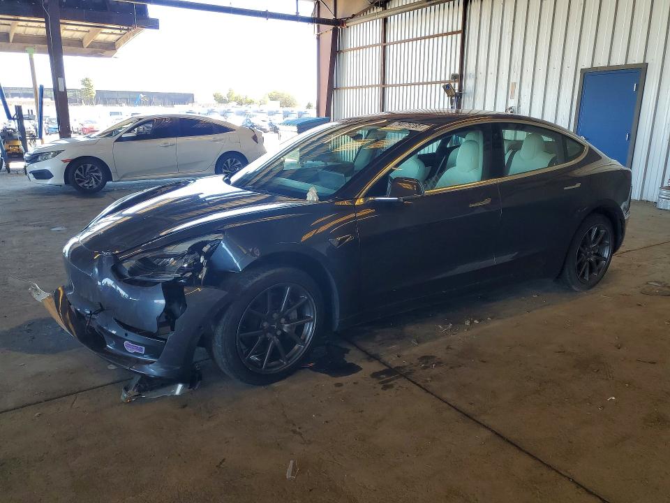 Auction sale of the 2018 Tesla Model 3, vin: 5YJ3E1EA8JF155596, lot number: 79475285