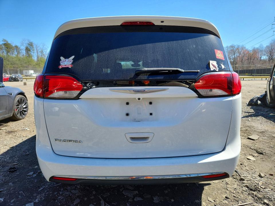 41870386 :رقم المزاد ، 2C4RC1BG5HR782134 vin ، 2017 Chrysler Pacifica مزاد بيع