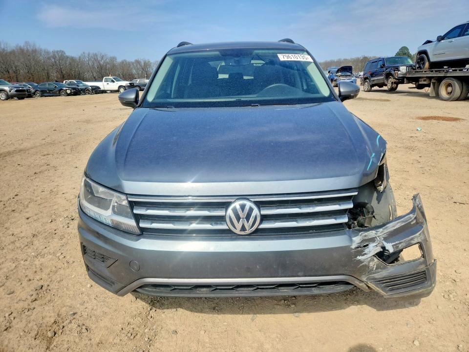 79610135 :رقم المزاد ، 3VV3B7AX5MM015982 vin ، 2021 Volkswagen Tiguan مزاد بيع