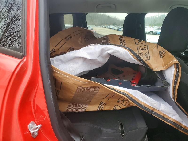 46528606 :رقم المزاد ، ZACCJBCT3GPC47271 vin ، 2016 Jeep Renegade مزاد بيع