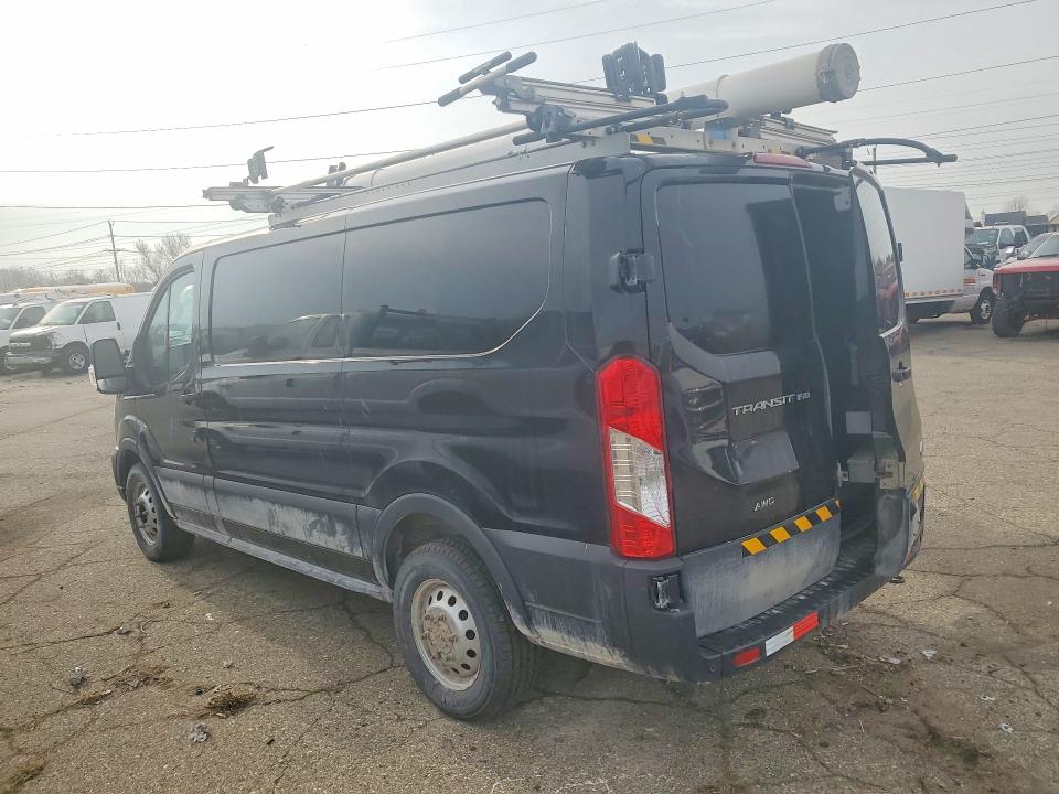 79825905 :رقم المزاد ، 1FTYE2Y85LKB12523 vin ، 2020 Ford Transit مزاد بيع