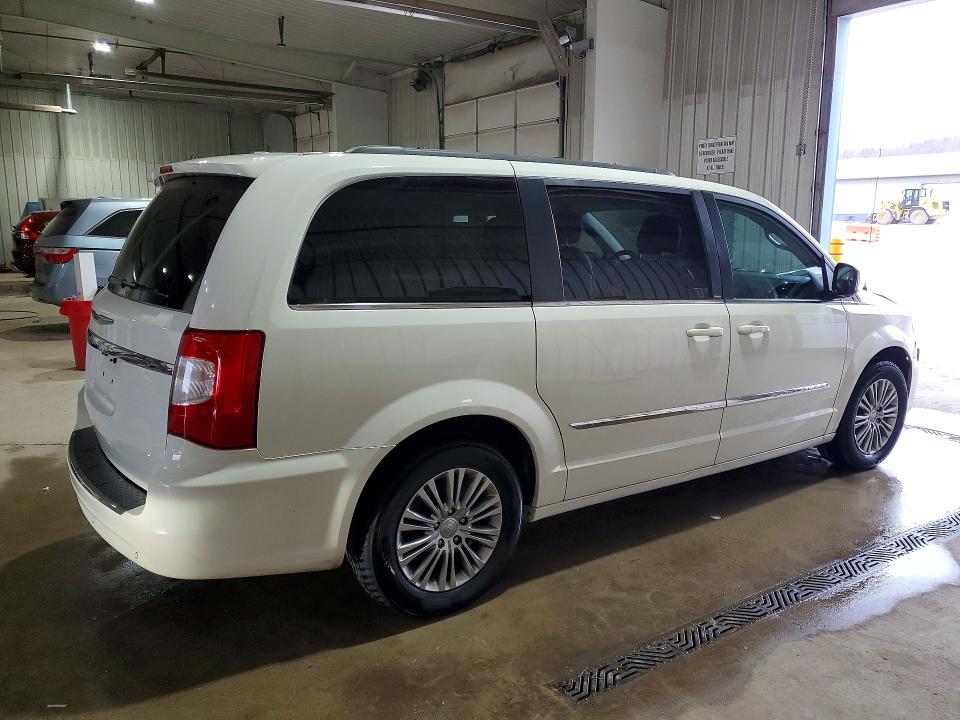 46983156 :رقم المزاد ، 2C4RC1CG5DR783082 vin ، 2013 Chrysler Town & Country مزاد بيع