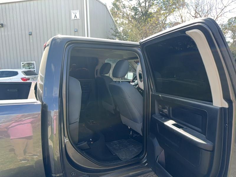 41747526 :رقم المزاد ، 3C6UR4CJ4JG215145 vin ، 2018 Ram 2500 مزاد بيع