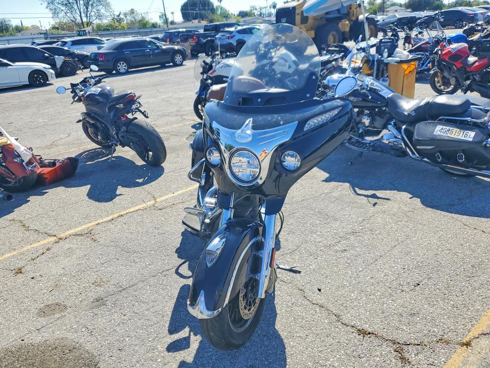46667836 :رقم المزاد ، 56KTRAAA8F3325223 vin ، 2015 Indian Roadmaster مزاد بيع