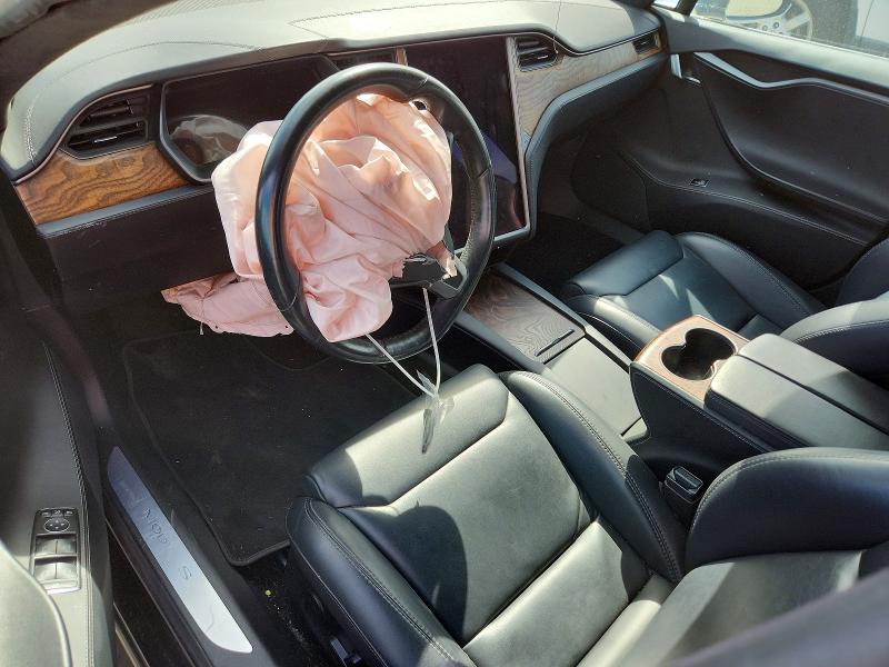 46188746 :رقم المزاد ، 5YJSA1E23JF261860 vin ، 2018 Tesla Model S مزاد بيع
