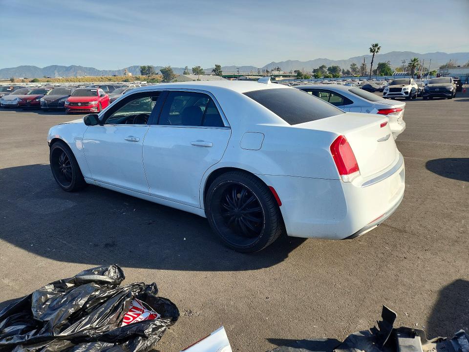 Продажа на аукционе авто 2015 Chrysler 300, vin: 2C3CCAAG5FH904067, номер лота: 46176686