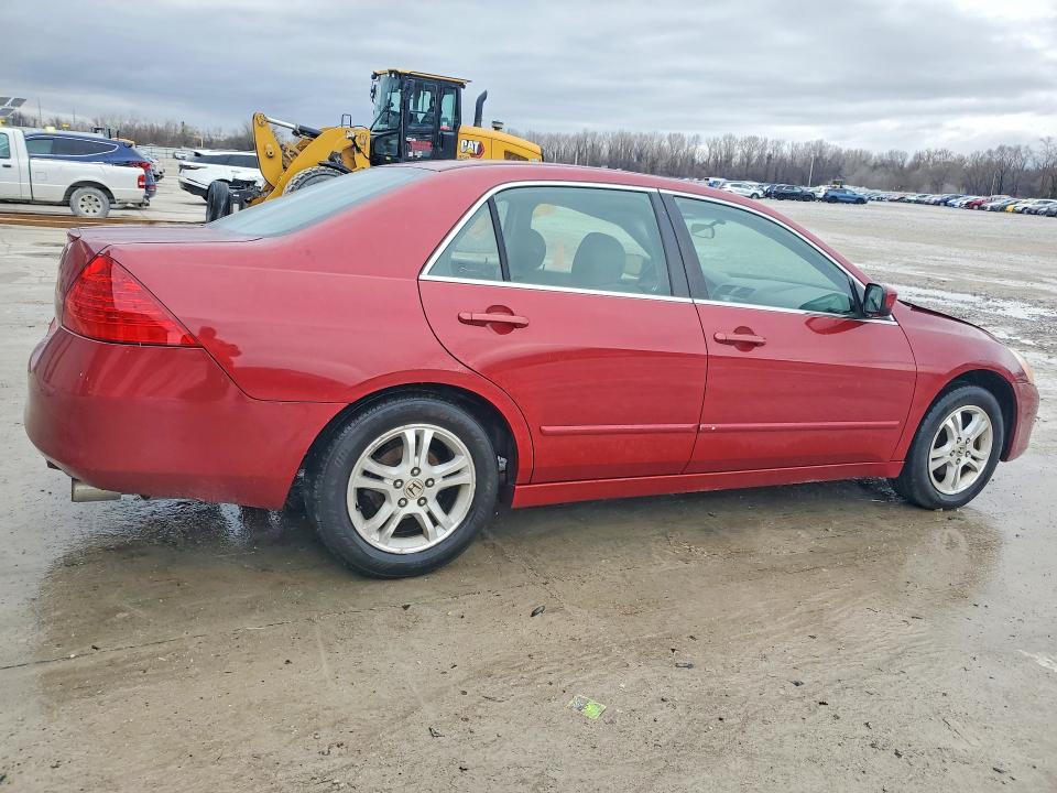 45656396 :رقم المزاد ، 1HGCM553X7A168185 vin ، 2007 Honda Accord مزاد بيع