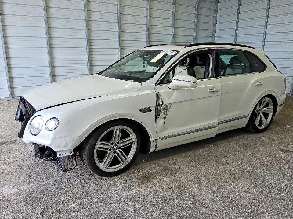 2017 Bently Bentayga მანქანა იყიდება აუქციონზე, vin: SJAAC2ZV8HC015170, აუქციონის ნომერი: 49638436