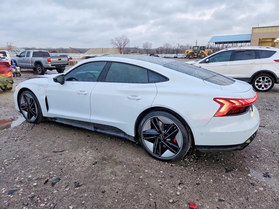 Продажа на аукционе авто 2022 Audi Rs E-tron Gt, vin: WAUAHBFW9N7904638, номер лота: 45642886