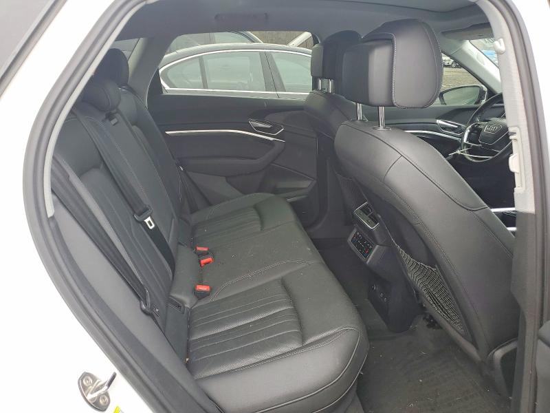 2021 Audi E-tron მანქანა იყიდება აუქციონზე, vin: WA1LAAGE7MB027265, აუქციონის ნომერი: 47544696